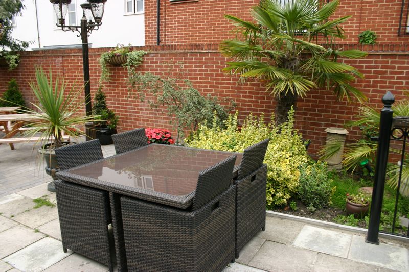 Image of caption_5
